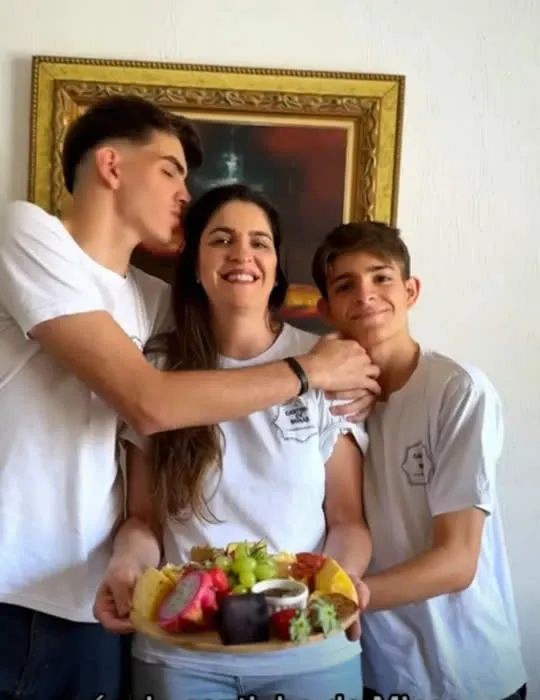 elvira-de-minas-filhos-home